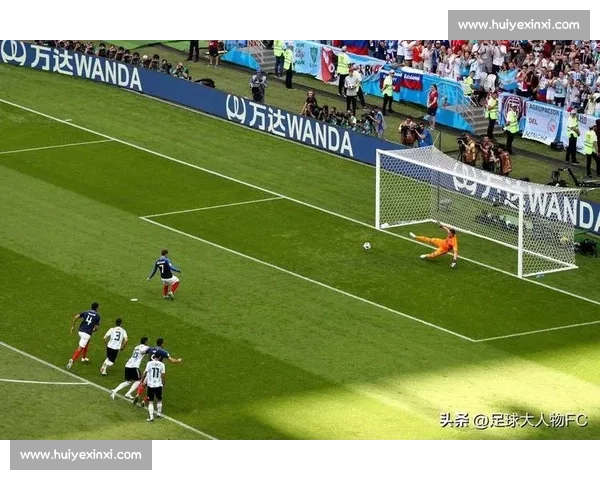 从界外球看足球比赛中被忽视的战术智慧与胜负关键瞬间解析